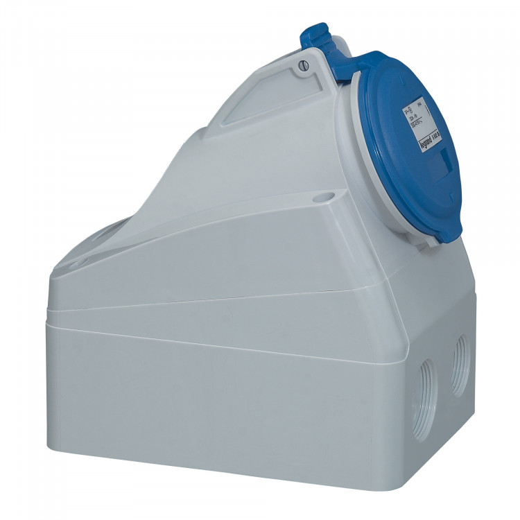   - P17 Tempra Pro - IP 44 - 200/250 ~ - 32 A - 3+ Legrand